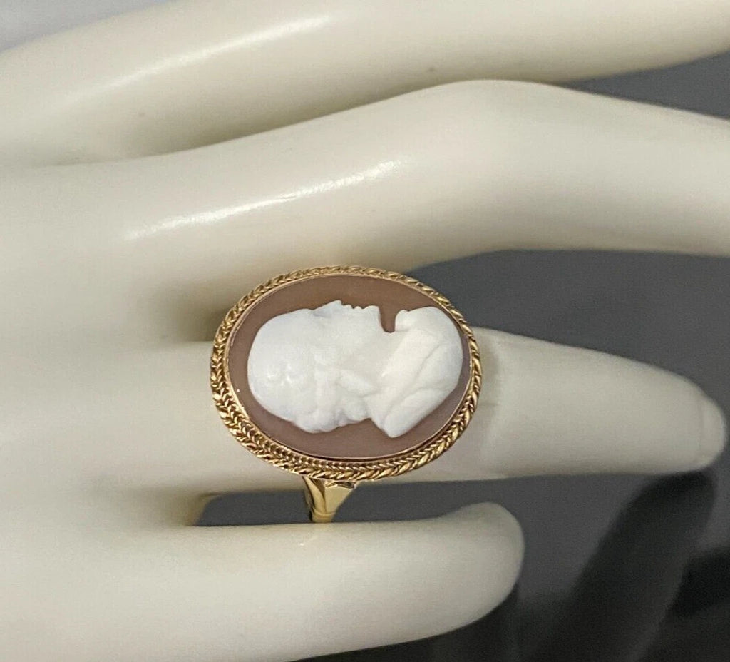 9K Yellow Gold & Shakespeare Carved Cameo Ring Size P 1/2 - 7 3/4
