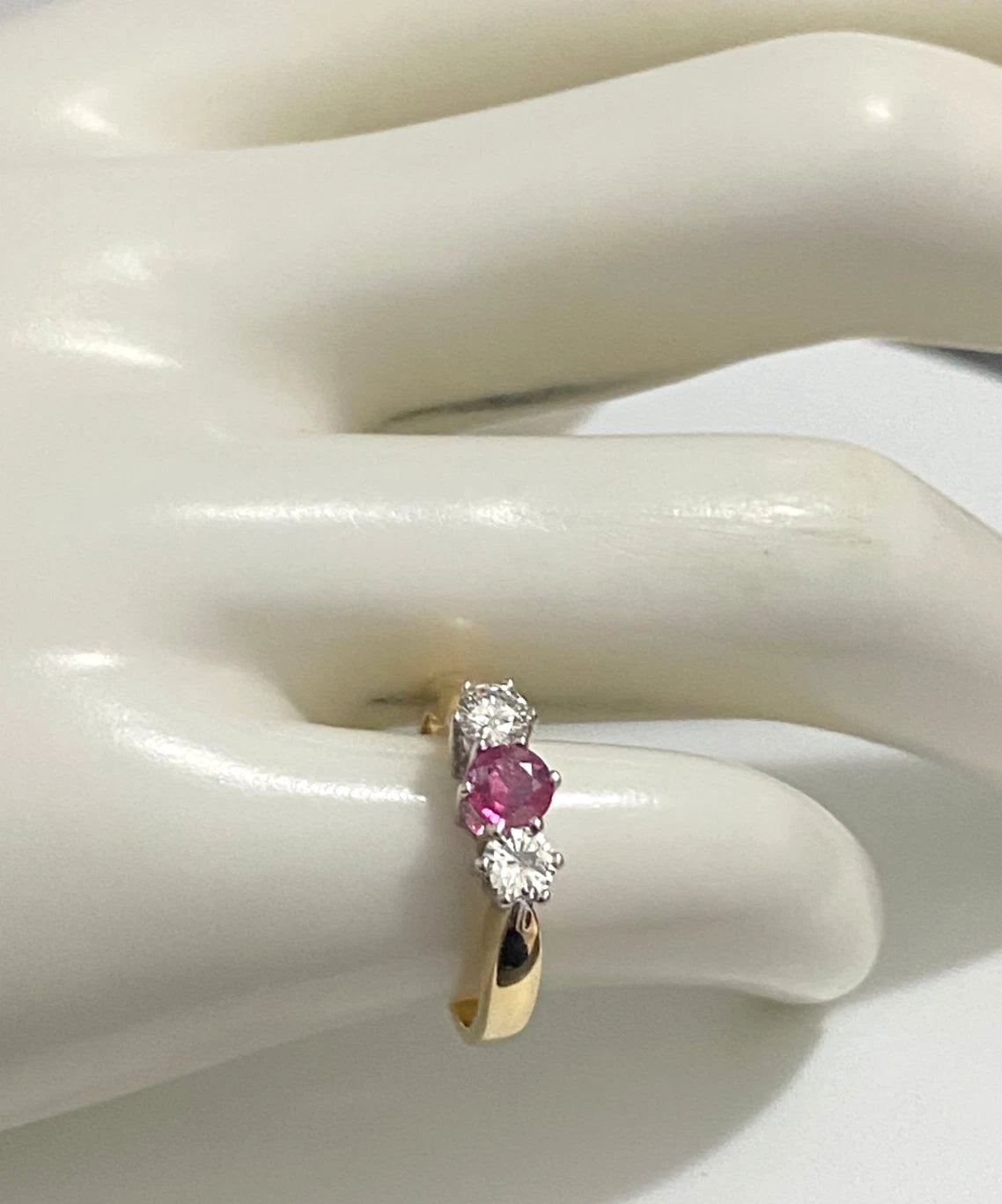 18ct Yellow Gold Ruby & Diamond 3 Stone Ring – Size I 1/2 (US 4.5)