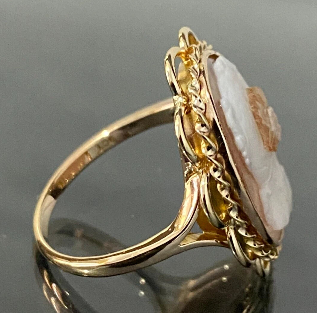 9K Yellow Gold & Carved Hardstone Cameo Ring Size S - 9 1/8