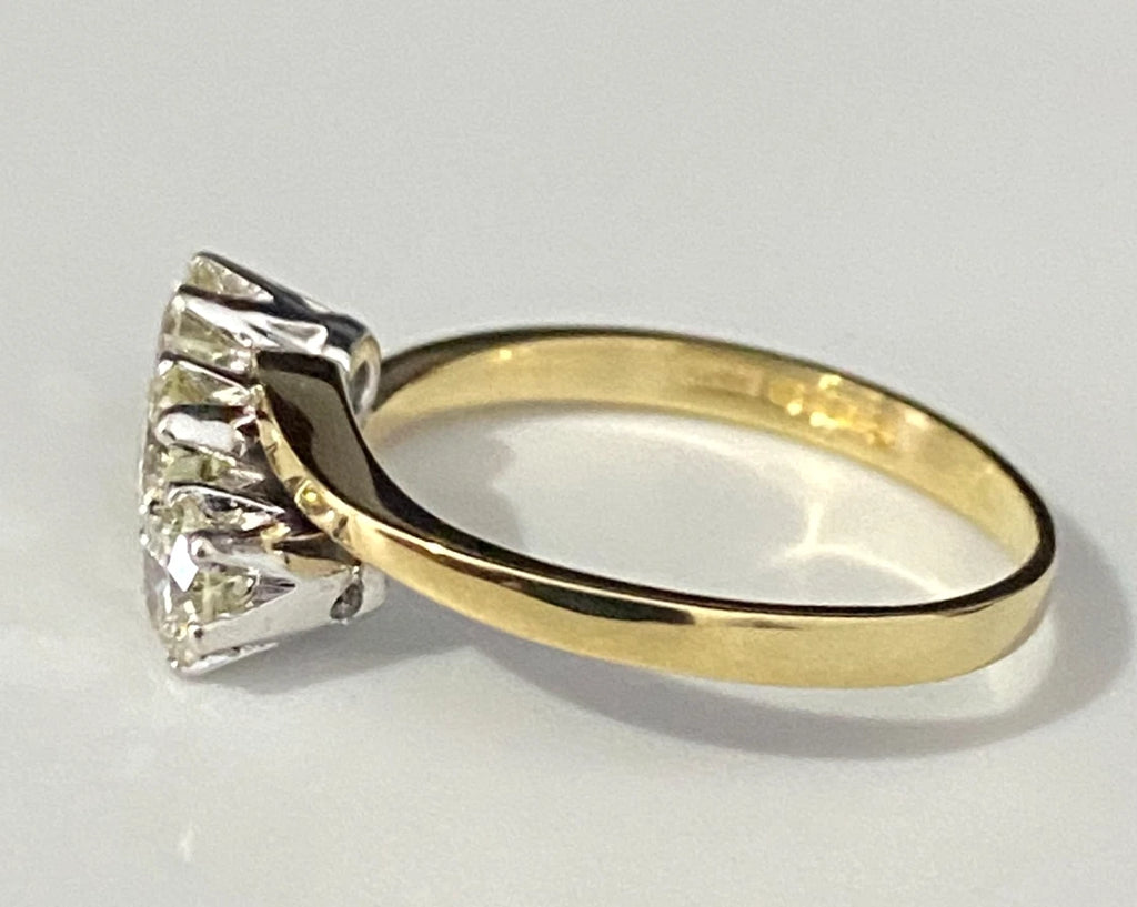 18K Yellow Gold & 0.75CT Diamond Three Stone Crossover Ring Size L 1/2 - 6