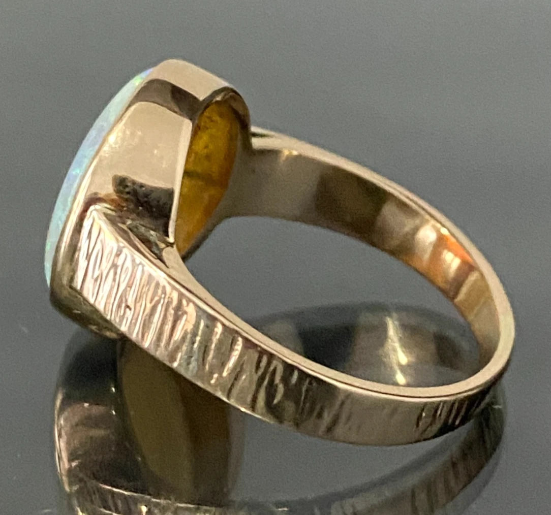 Vintage 9K Yellow Gold & Opal Ring Size S - 9 3/8
