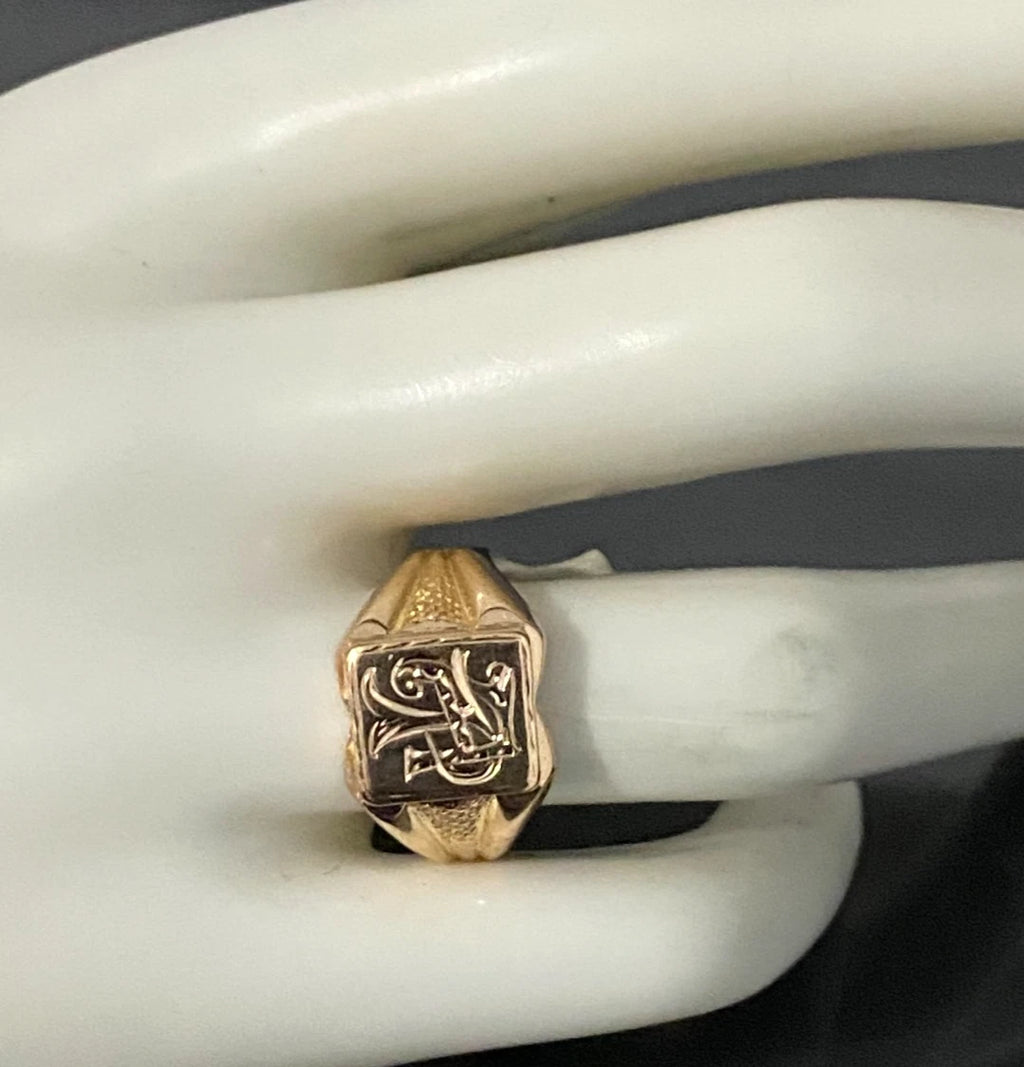 Vintage 18K Yellow Gold "AT" Initial Signet Ring Size O 1/2 - 7 1/2