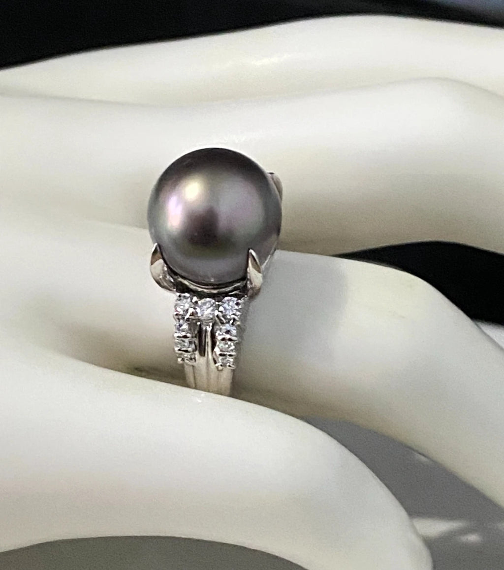 900 Platinum W/ Tahitian Pearl & Diamond Ring Size O - 7 1/4
