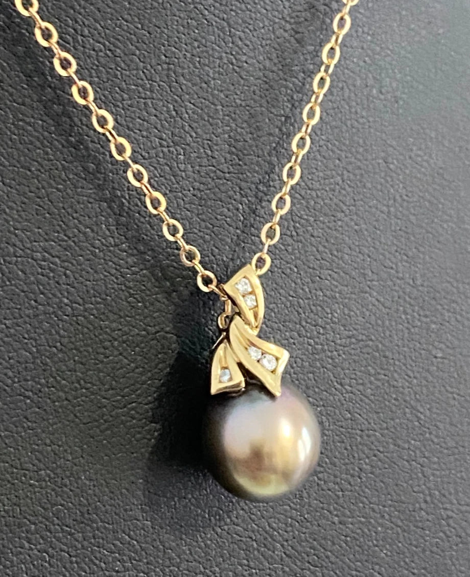 18K Yellow Gold W/ Tahitian Pearl & Diamond Pendant 22.0mm High