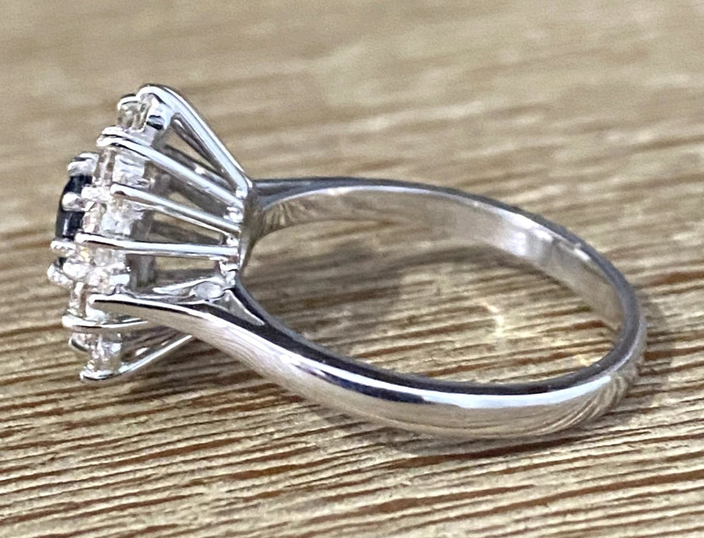 18K White Gold W/ Sapphire & 0.75CT Diamond Cluster Ring Size M 1/2 - 6 1/2