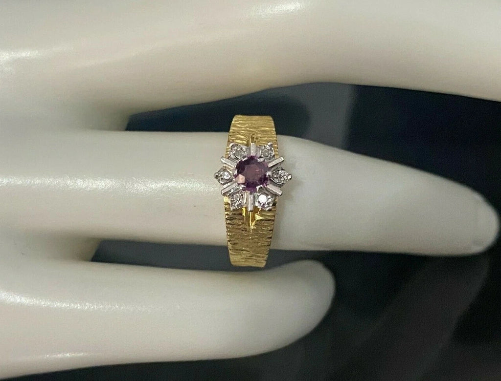 18K Yellow Gold W/ Garnet & Diamond Textured Cluster Ring Size L 1/2 - 5 7/8