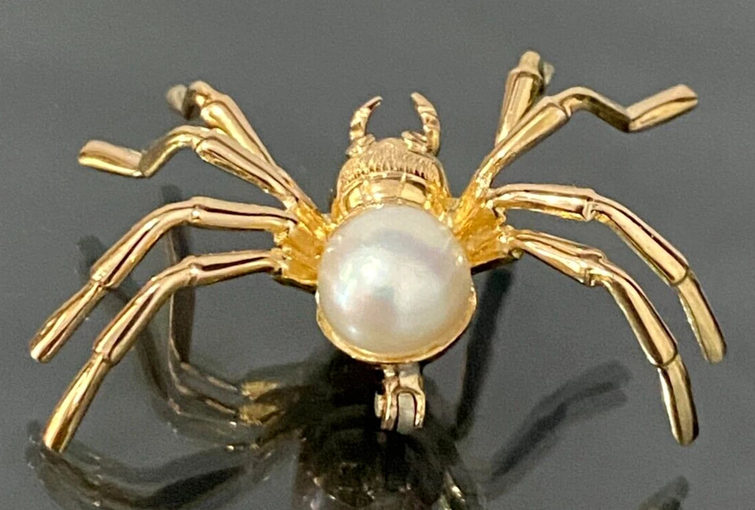 18ct Yellow Gold Spider Brooch with Pearl & Diamond Eyes