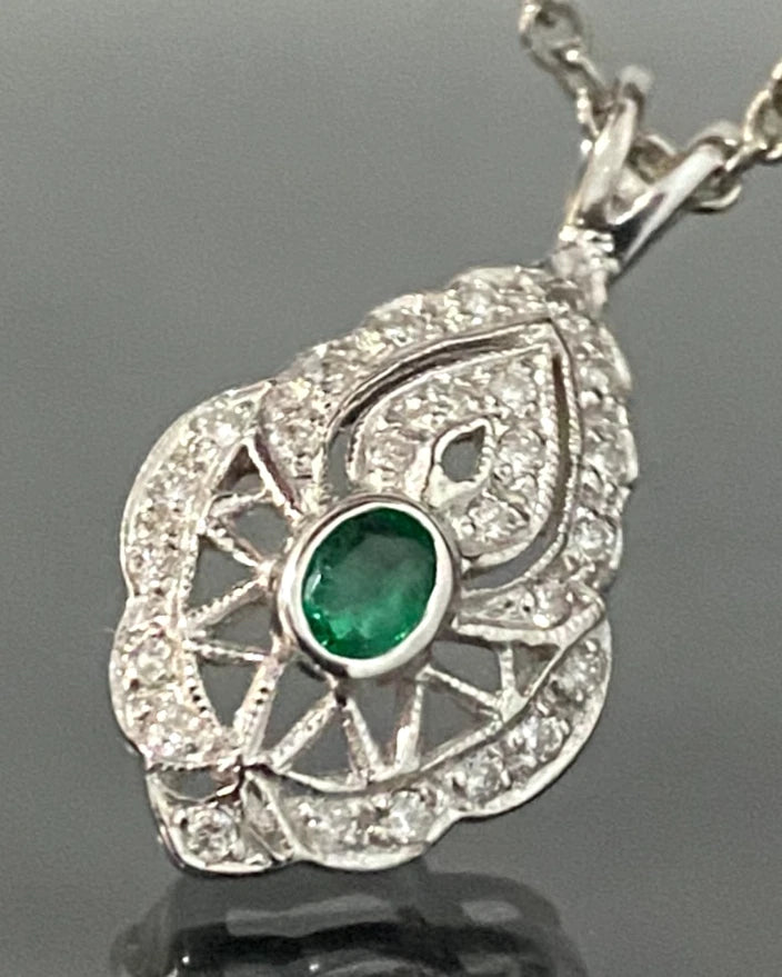 18K White Gold With Emerald & 0.20CT Diamond Pendant