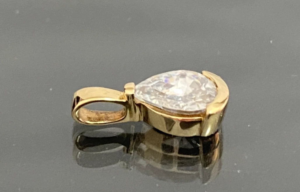 9K Yellow Gold & Pear Shape Cubic Zirconia Single Stone Pendant