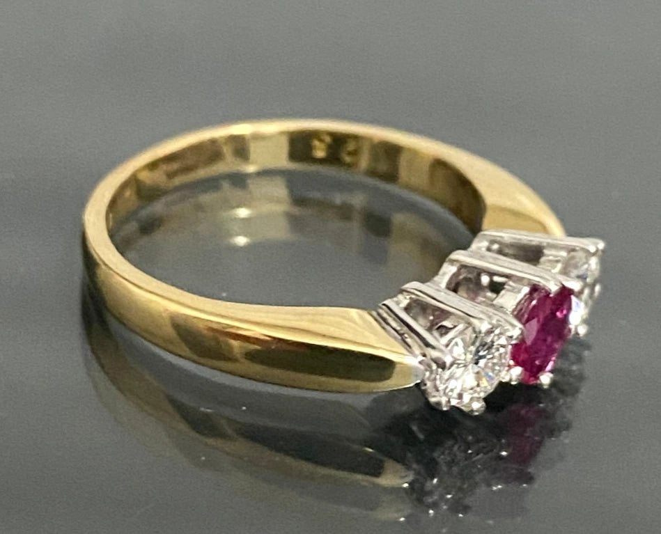 18ct Yellow Gold Ruby & Diamond 3 Stone Ring – Size I 1/2 (US 4.5)