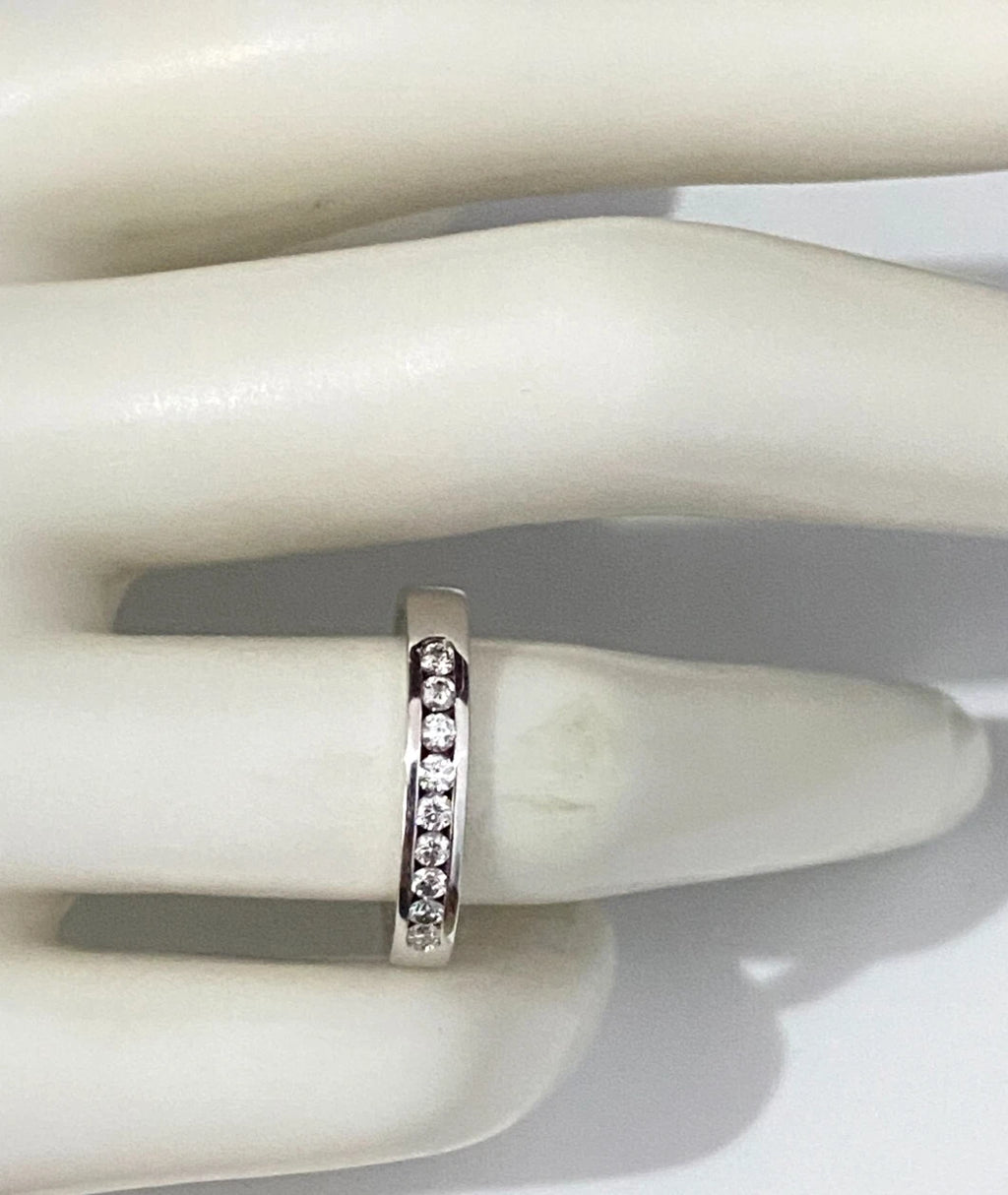 18K White Gold & 0.25CT Diamond Channel Set Ring Size M - 6