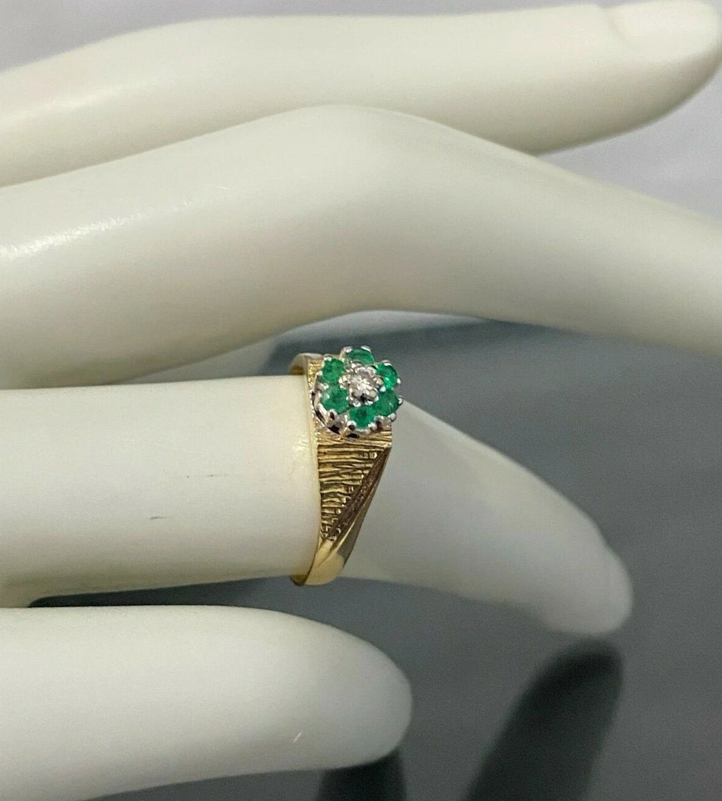 18K Yellow Gold W/ Emerald & Diamond Cluster Ring size L - 5 1/2