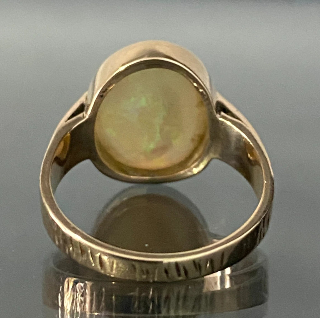Vintage 9K Yellow Gold & Opal Ring Size S - 9 3/8