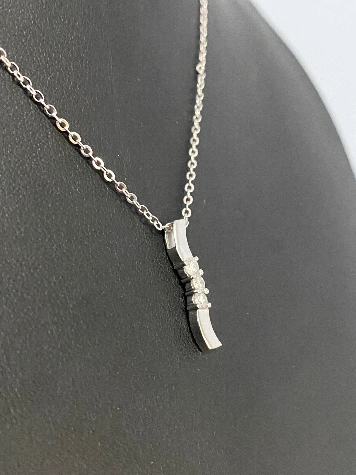 9K White Gold W/ 0.33CT Diamond Pendant