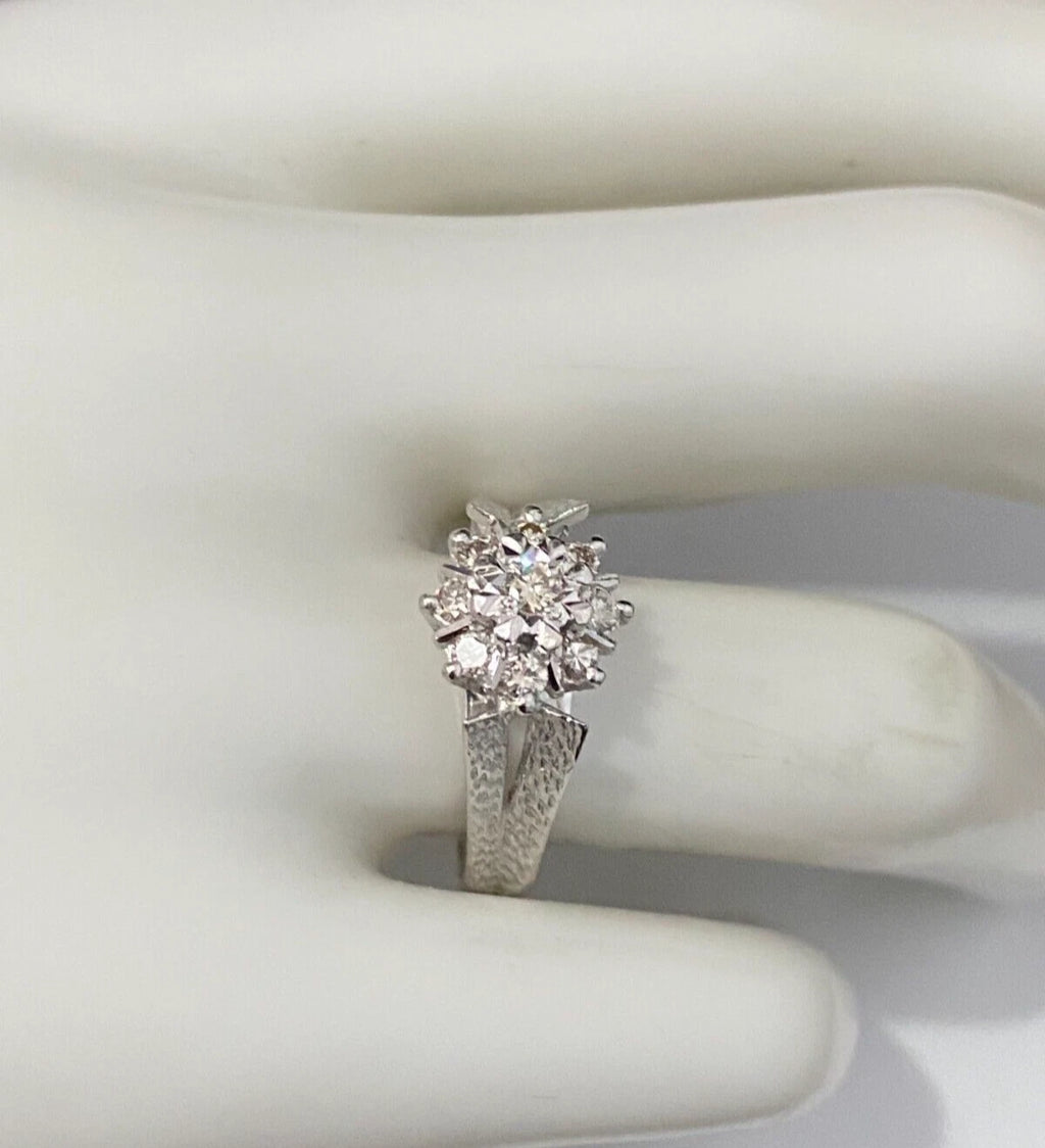 18K White Gold & 0.30CT Diamond Cluster Ring Size Q - 8
