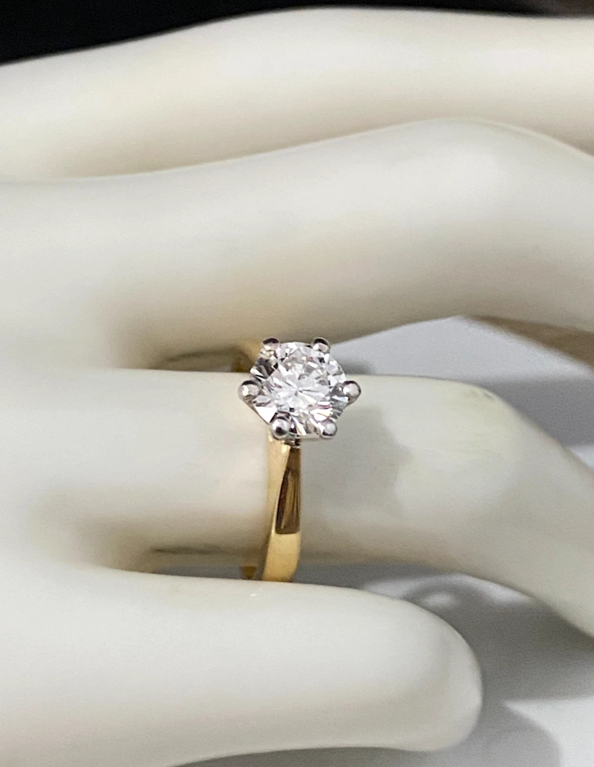 18K Yellow Gold & 1.30CT Diamond Solitaire Engagement Ring - Size M 1/2 (6.50)