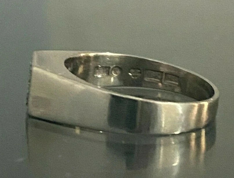 18K White Gold & Diamond Signet Gent's Ring Size M 1/2 - 6 1/4