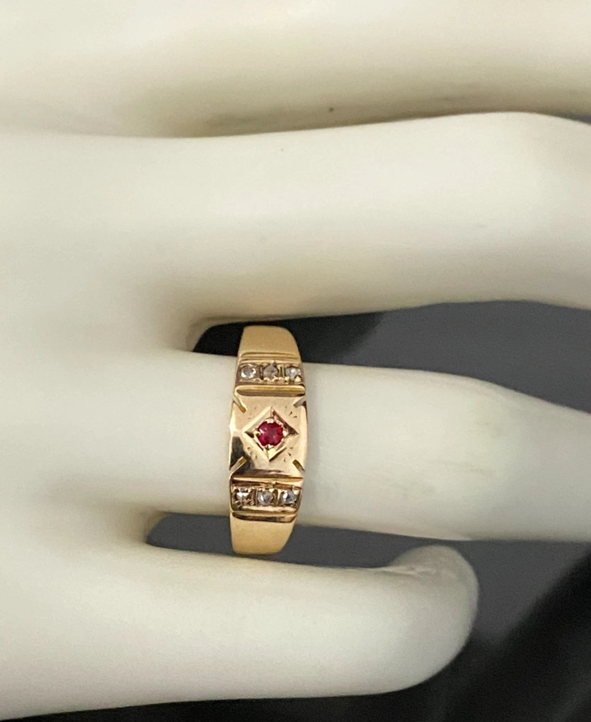 Victorian 15K Yellow Gold With Red Stone & Diamon Ring Size N - 6 3/4