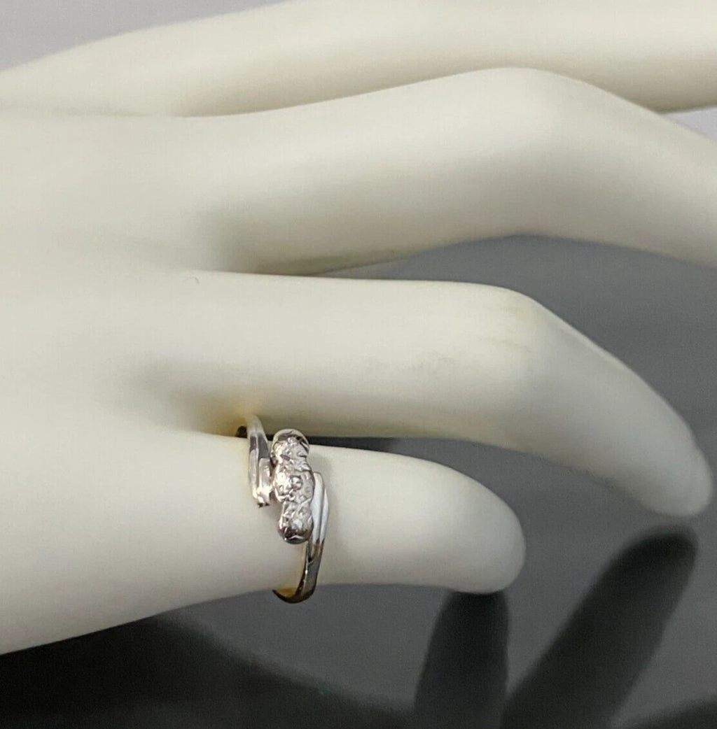 18K Yellow Gold & Diamond Three Stone Crossover Ring Size J - 4 5/8