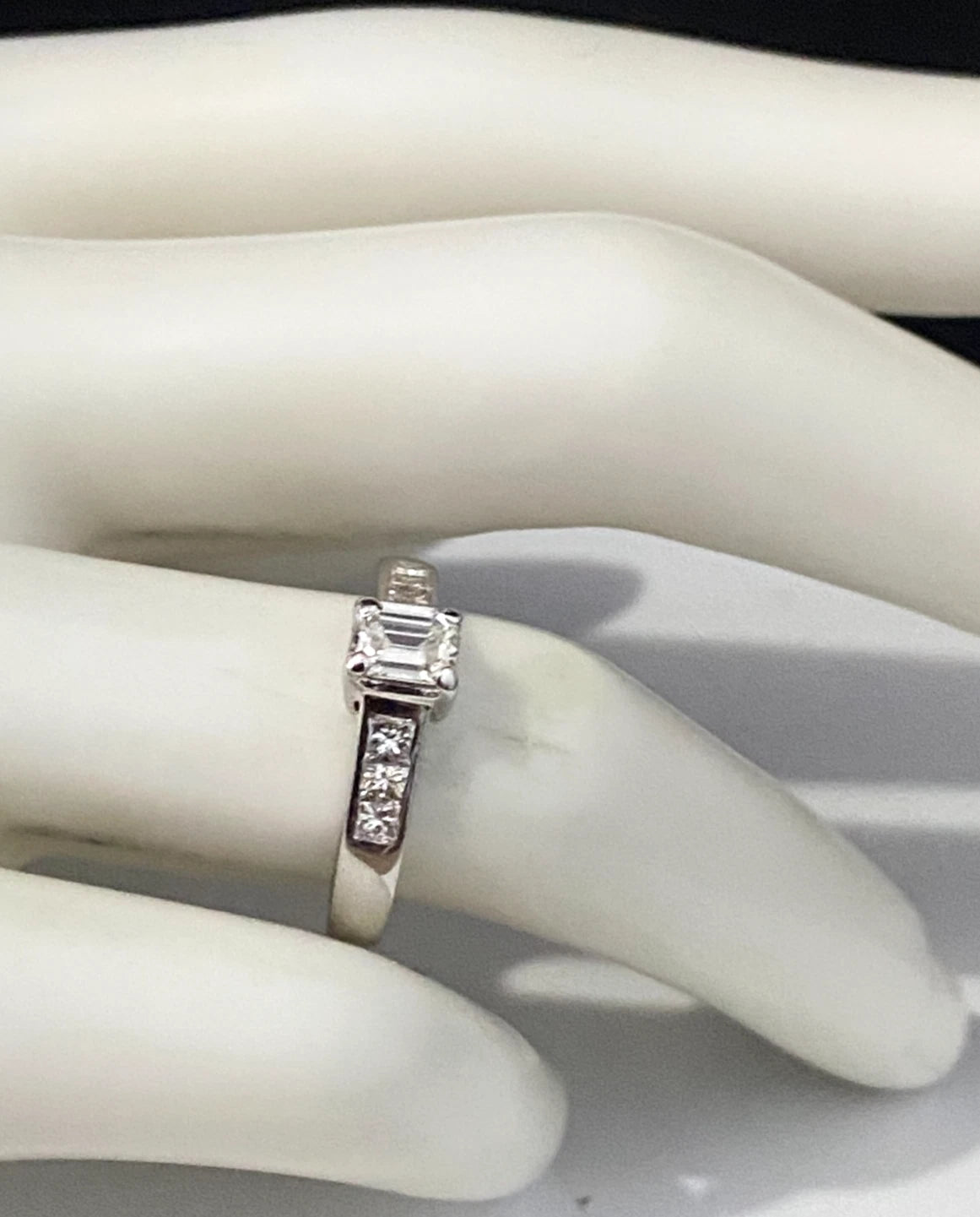 18K White Gold & 0.75CT Diamond Engagement Ring Size L - 5 3/4