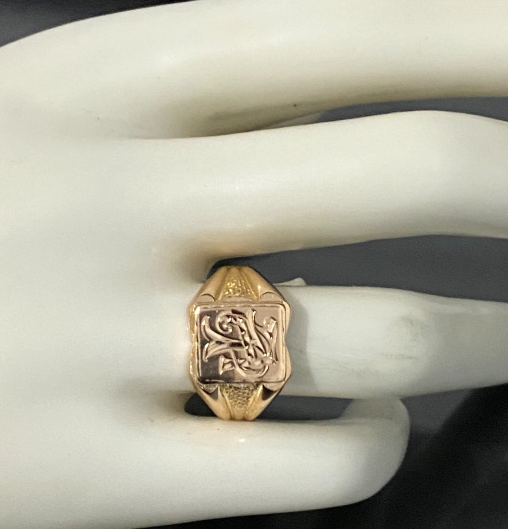 Vintage 18K Yellow Gold "AT" Initial Signet Ring Size O 1/2 - 7 1/2