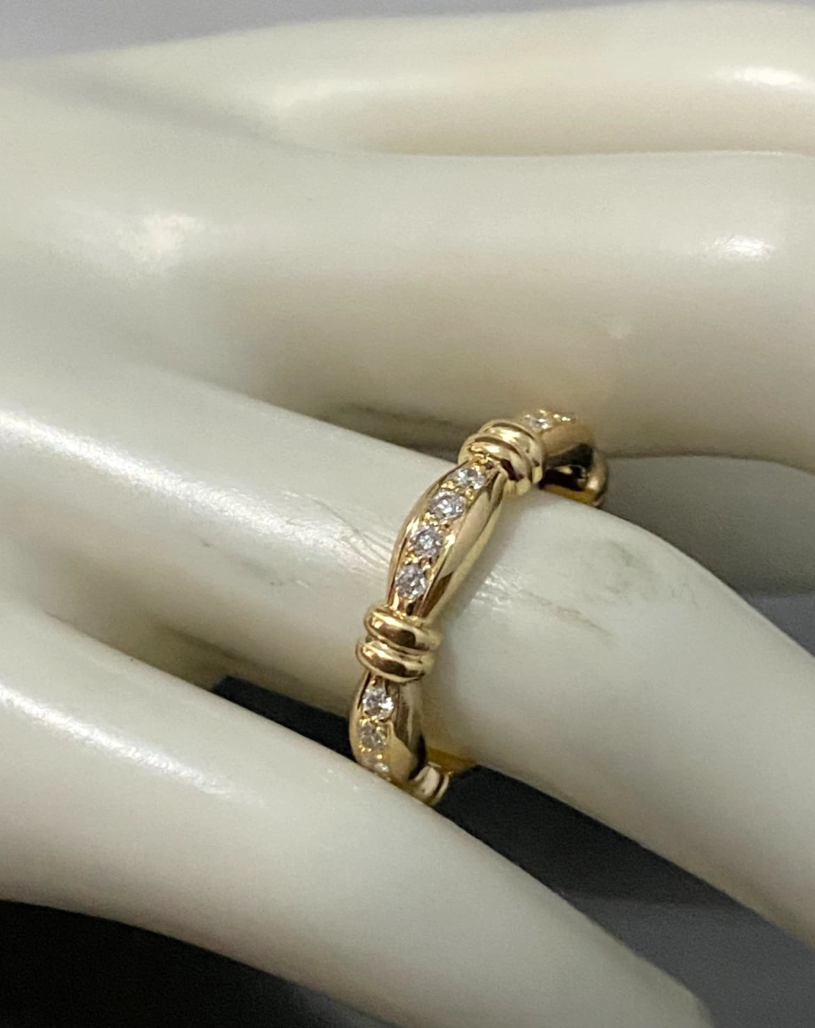 18K Yellow Gold & 0.25CT Diamond Wedding Band Ring Size O - 7 1/4