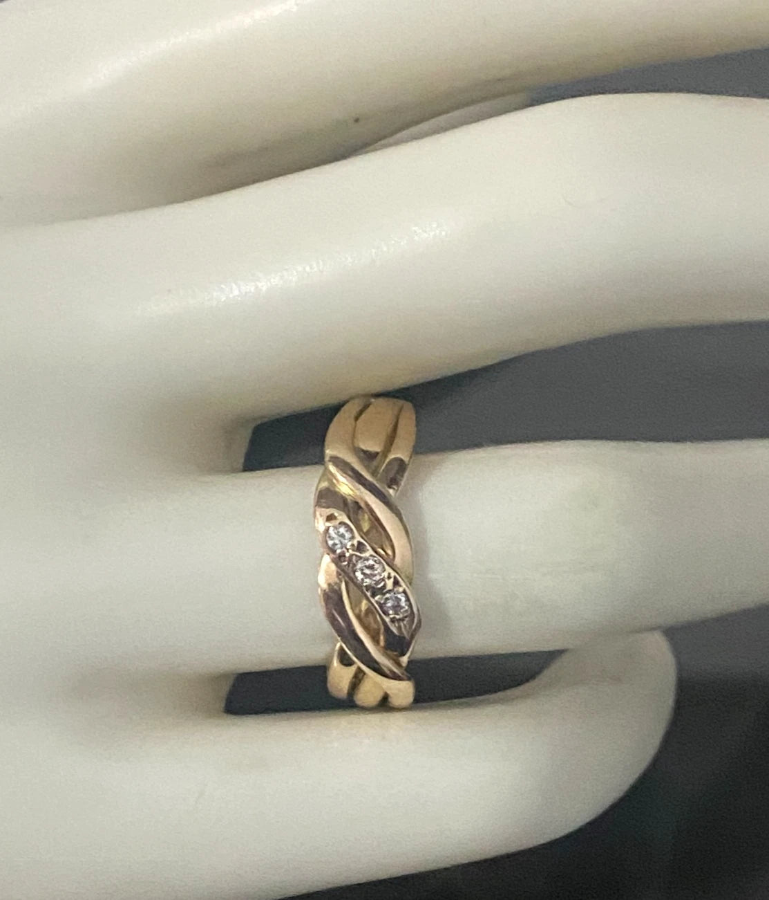 14K Yellow Gold & Diamond Braid Motif Ring Size S - 9 3/8