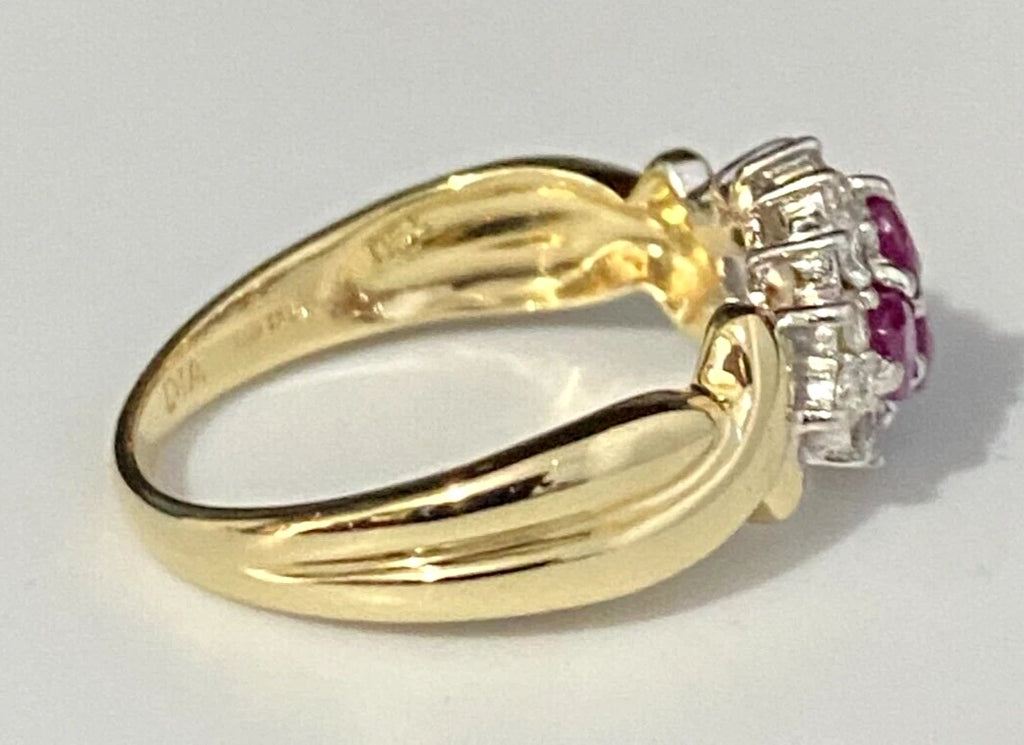 18K Yellow Gold W/ Ruby & 0.25CT Diamond Cluster Ring Size L - 5 1/2