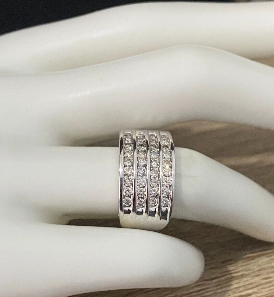 10K White Gold & 0.90CT Diamond 4 Row Channel Ring Size M 1/2 - 6 1/4