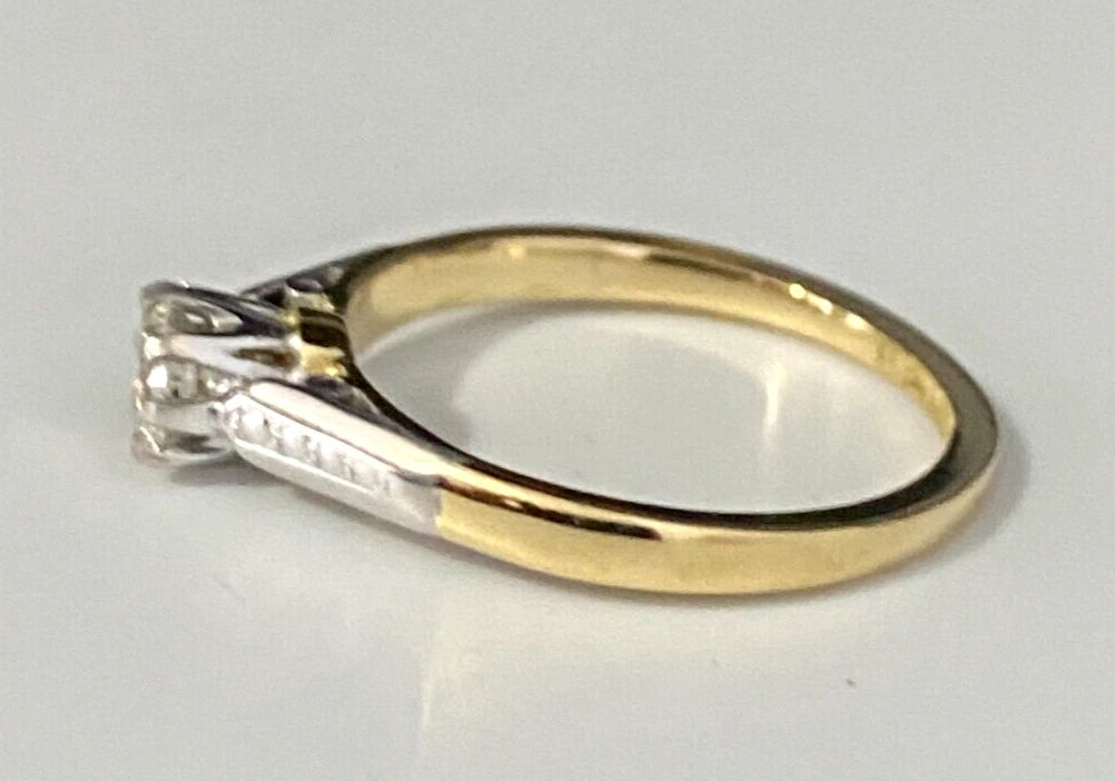 18K Yellow Gold & Platinum 0.30CT Diamond Solitaire Ring Size K - 5 1/8