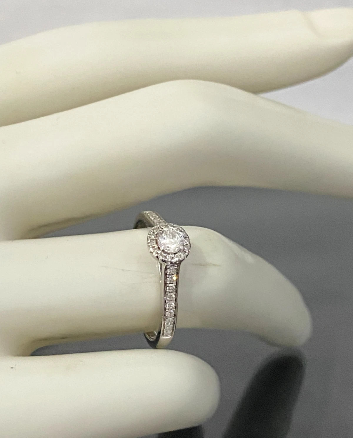 9K White Gold & 0.33CT Diamond Engagement Ring Size L 1/2 - 6