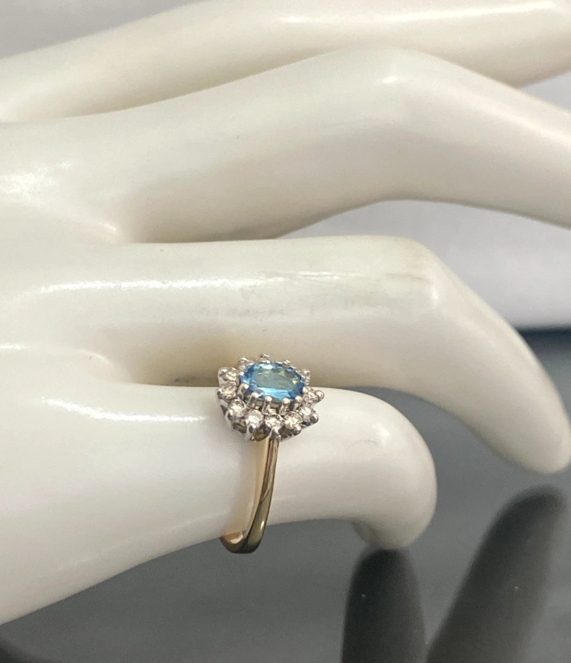 18K Yellow Gold Aquamarine & Diamond Cluster Ring - Size I (US4.5)