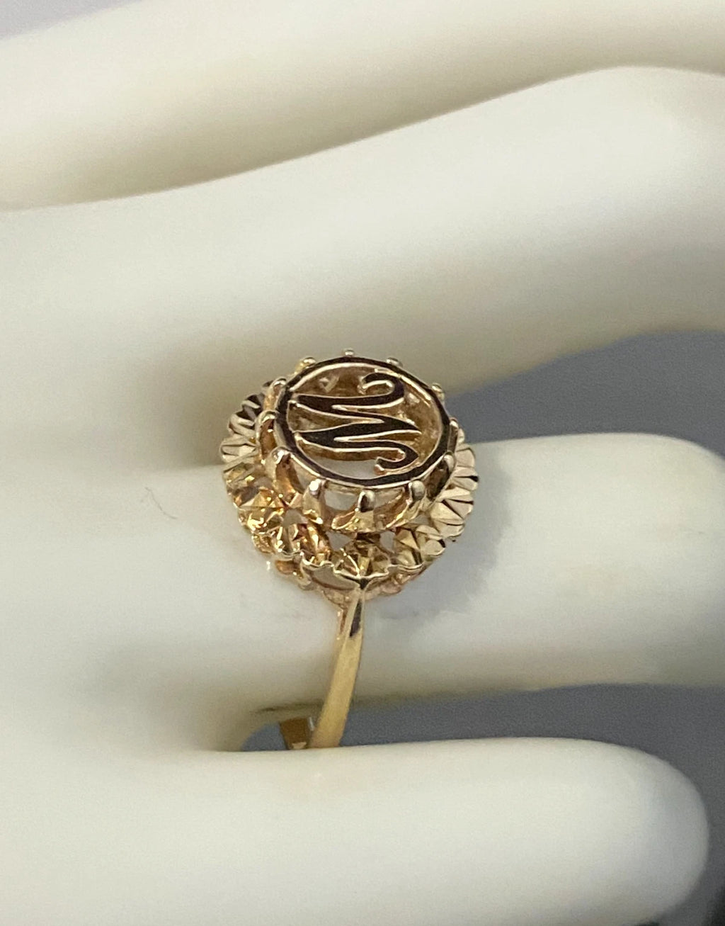 Vintage 9K Yellow Gold "M" Initial Monogram Ring Size O 1/2 - 7 1/2