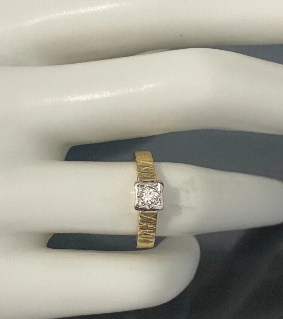 18K Yellow Gold & Diamond Solitaire Illusion Set Ring Size L 1/2 - 5 7/8