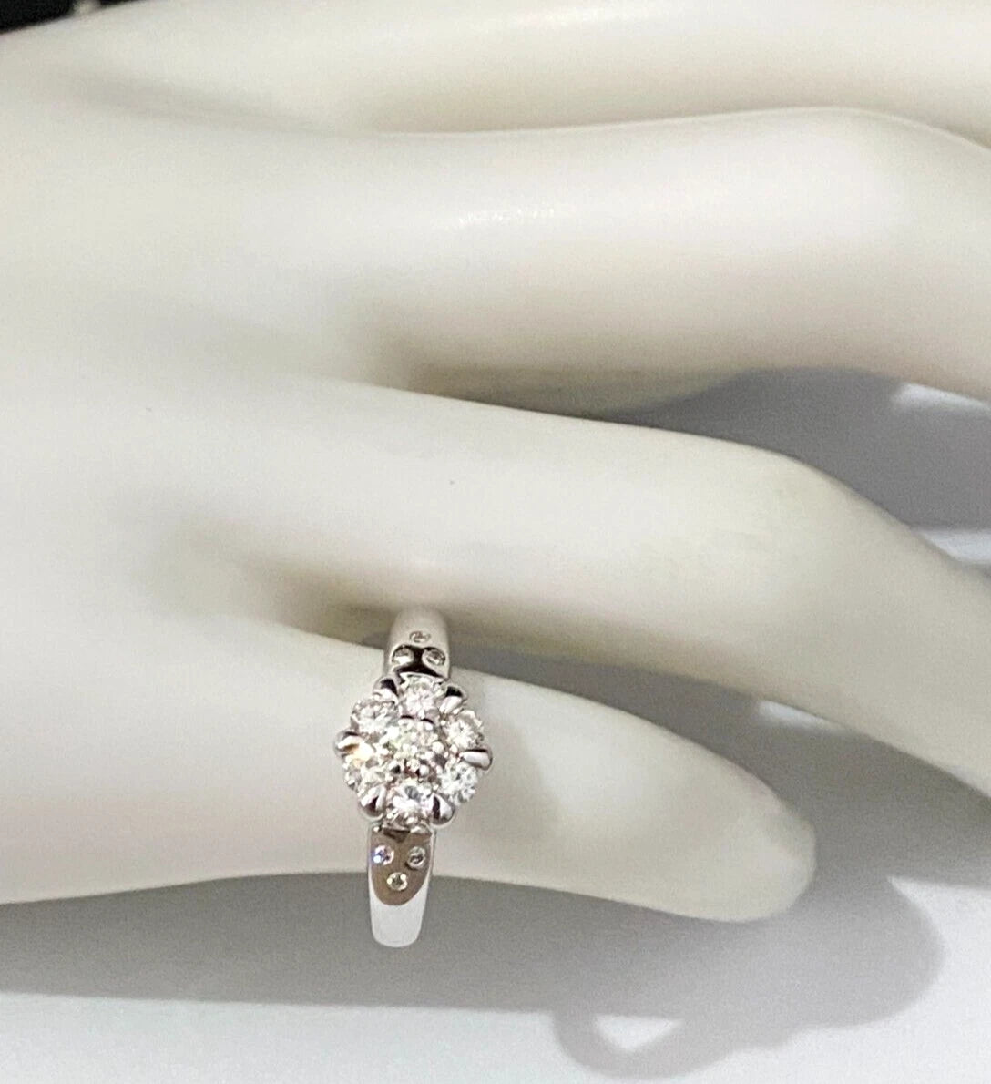 18K White Gold & 0.55CT Diamond Cluster Ring Size J 1/2 - 5