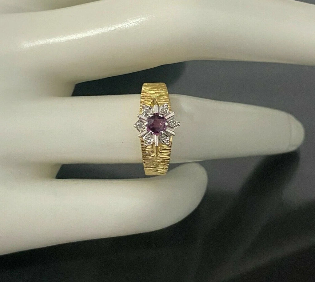 18K Yellow Gold W/ Garnet & Diamond Textured Cluster Ring Size L 1/2 - 5 7/8