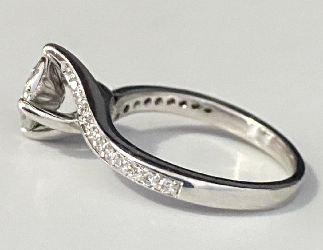18K White Gold & 0.50CT Diamond Halo Ring Size J 1/2 - 5