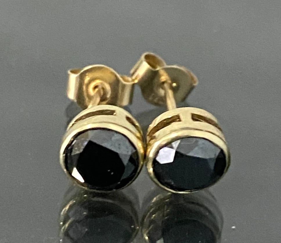 9ct Yellow Gold & 1.10 Carat Black Moissanite Stud Earrings
