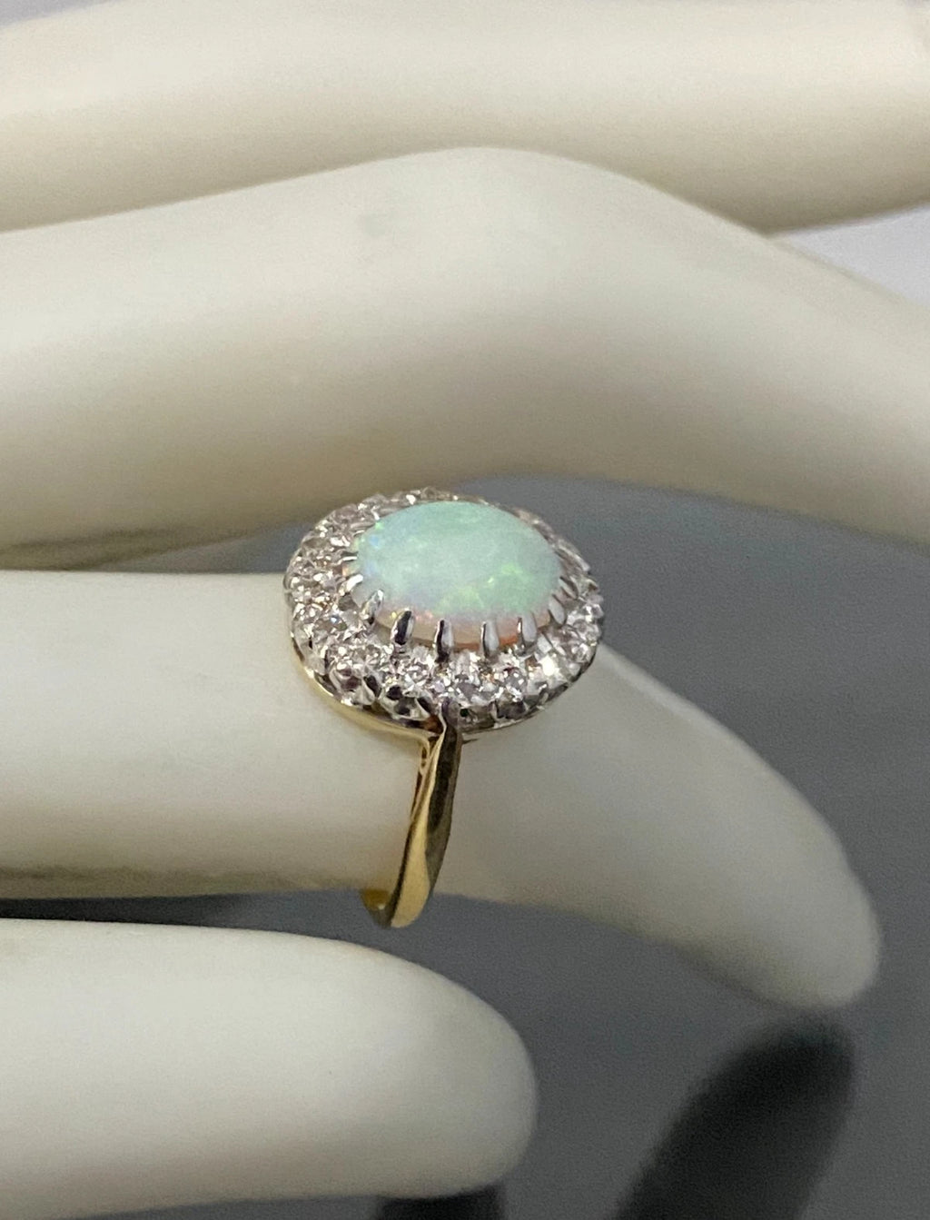 Vintage 18K Yellow Gold Opal & Diamond Cluster Ring Size L - 5 7/8