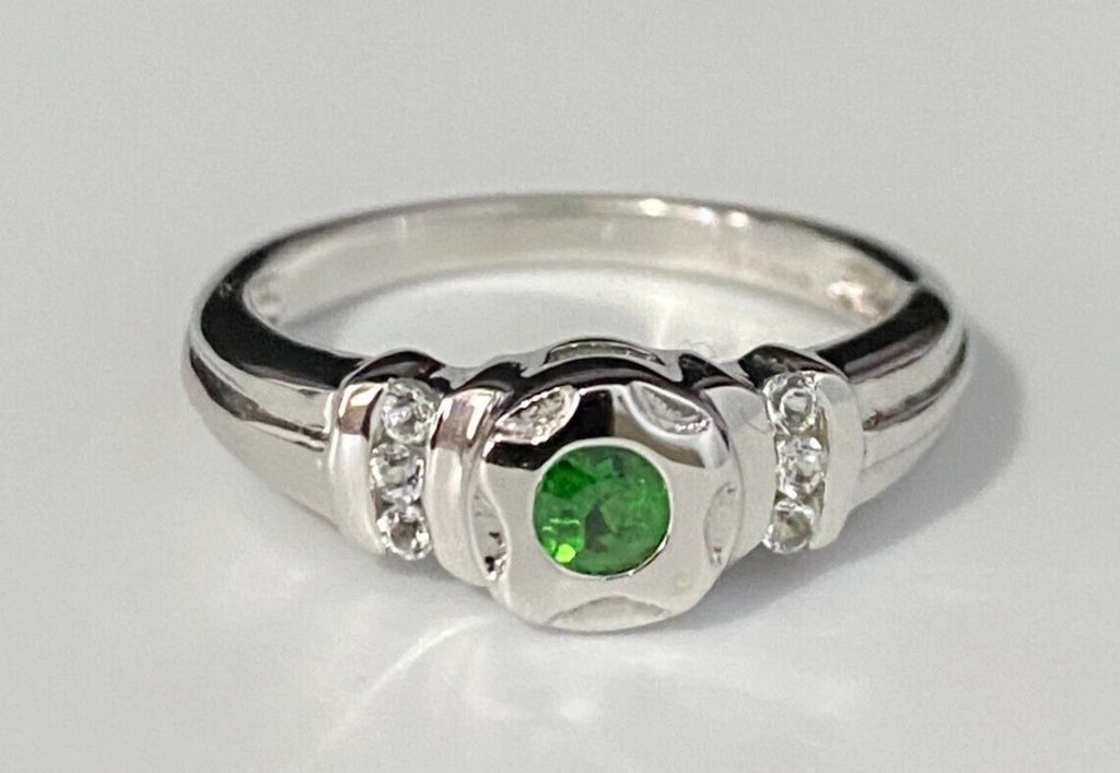 9K White Gold W/ Tsavorite & White Zircon Ring Size N - 6 1/2