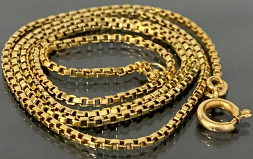 18K Yellow Gold Box Link Chain Necklace 54cm Long