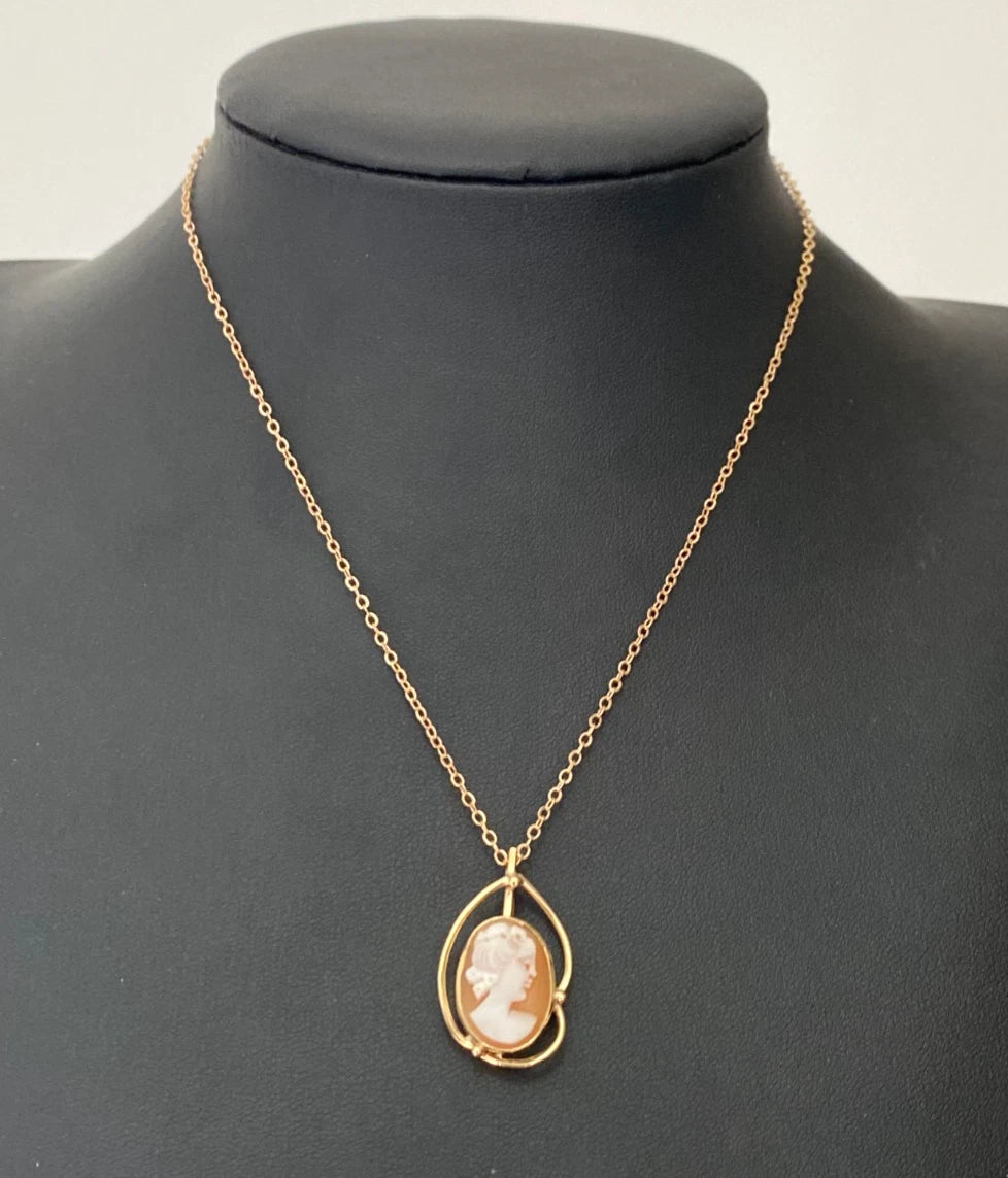 Vintage 9K Yellow Gold Portrait Cameo Pendant 27.0mm High - Vintage Jewellery