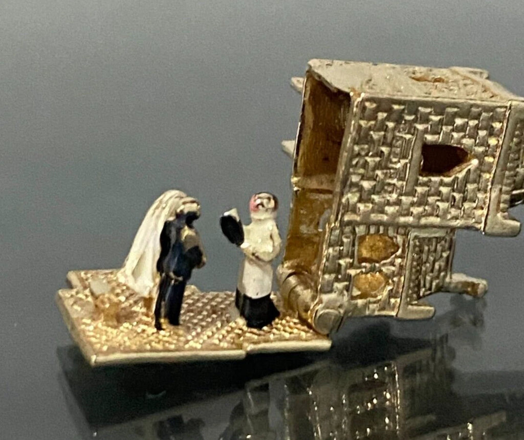 9K Yellow Gold Wedding in Church Opening Charm / Pendant