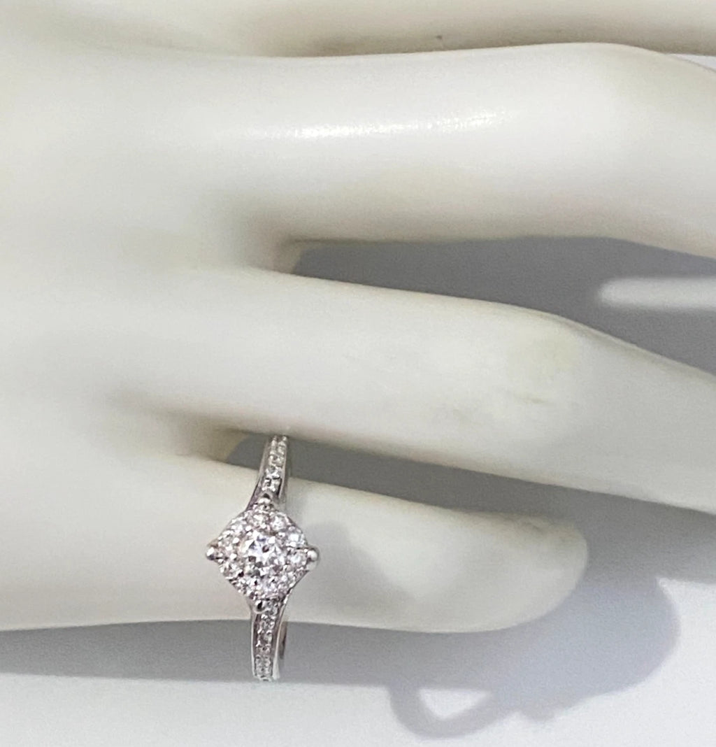 18K White Gold & 0.50CT Diamond Halo Ring Size J 1/2 - 5