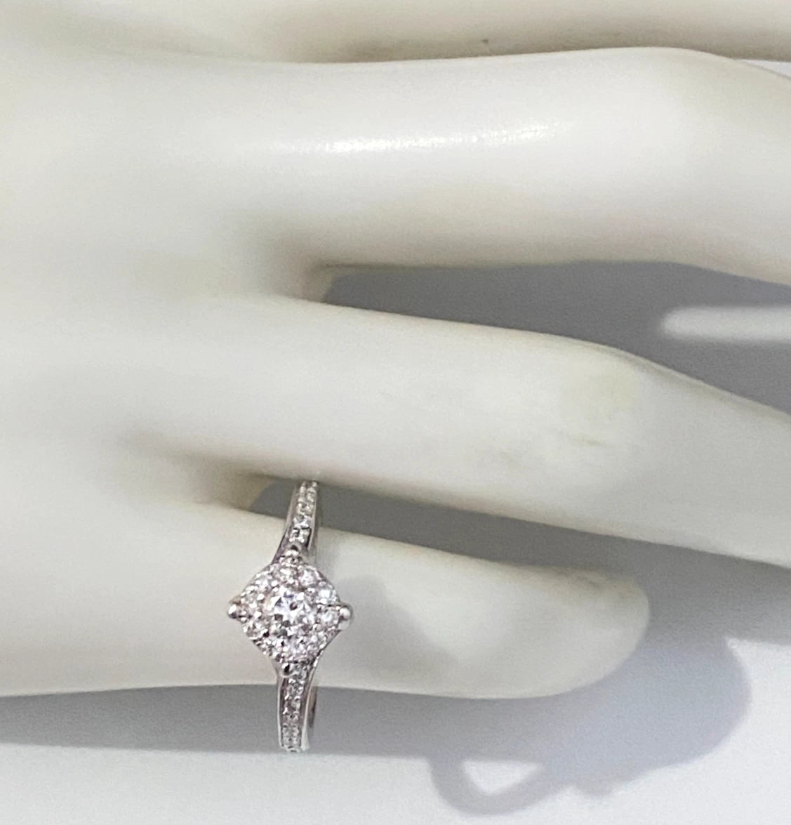 18K White Gold & 0.50CT Diamond Halo Ring Size J 1/2 - 5
