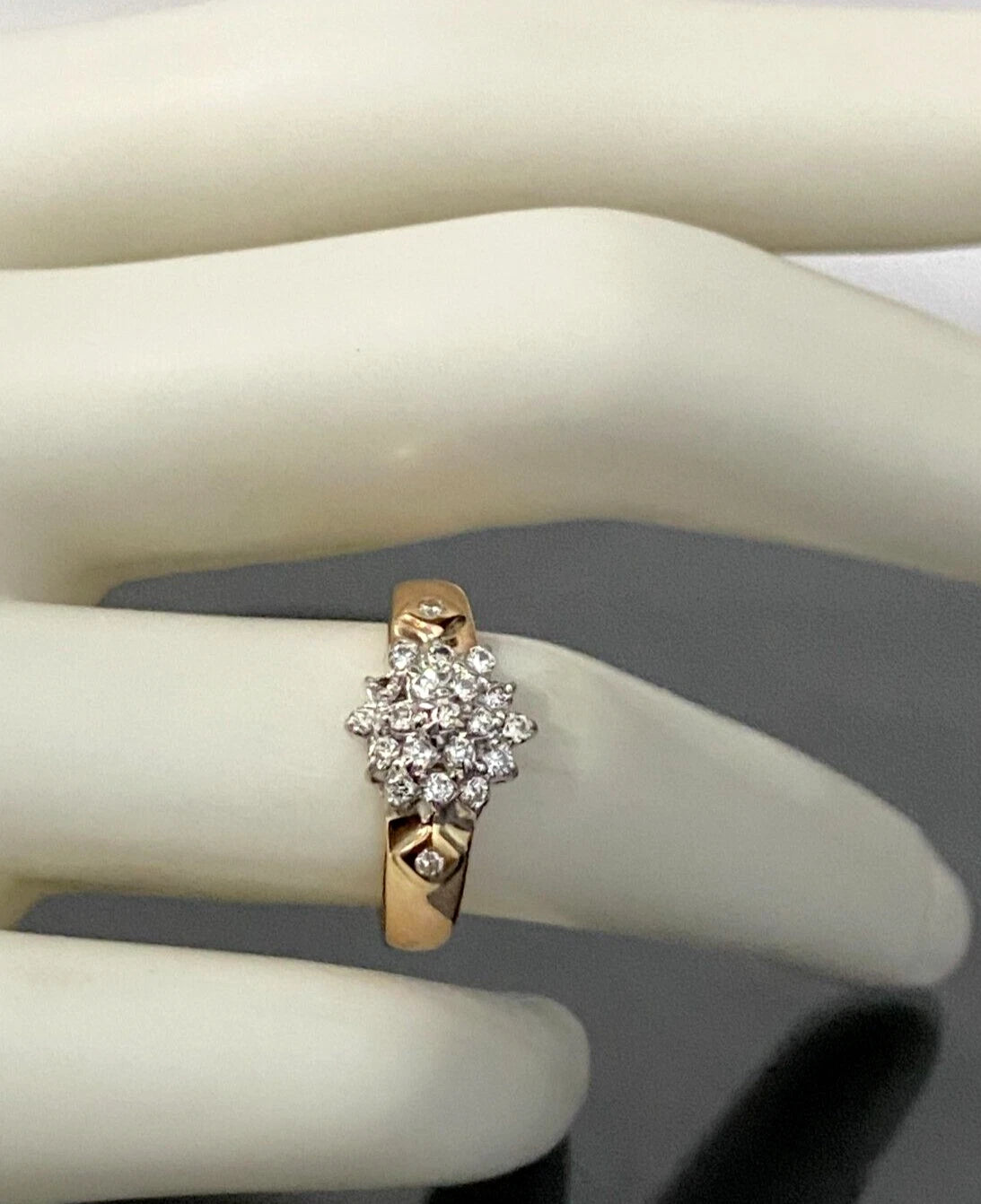 14K Yellow Gold & 0.25CT Diamond Cluster Ring Size L - 5 1/2