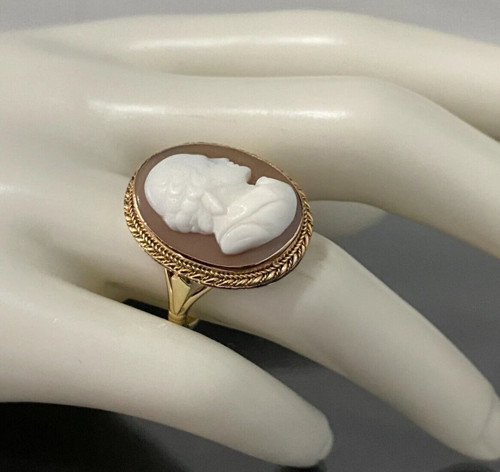9K Yellow Gold & Shakespeare Carved Cameo Ring Size P 1/2 - 7 3/4