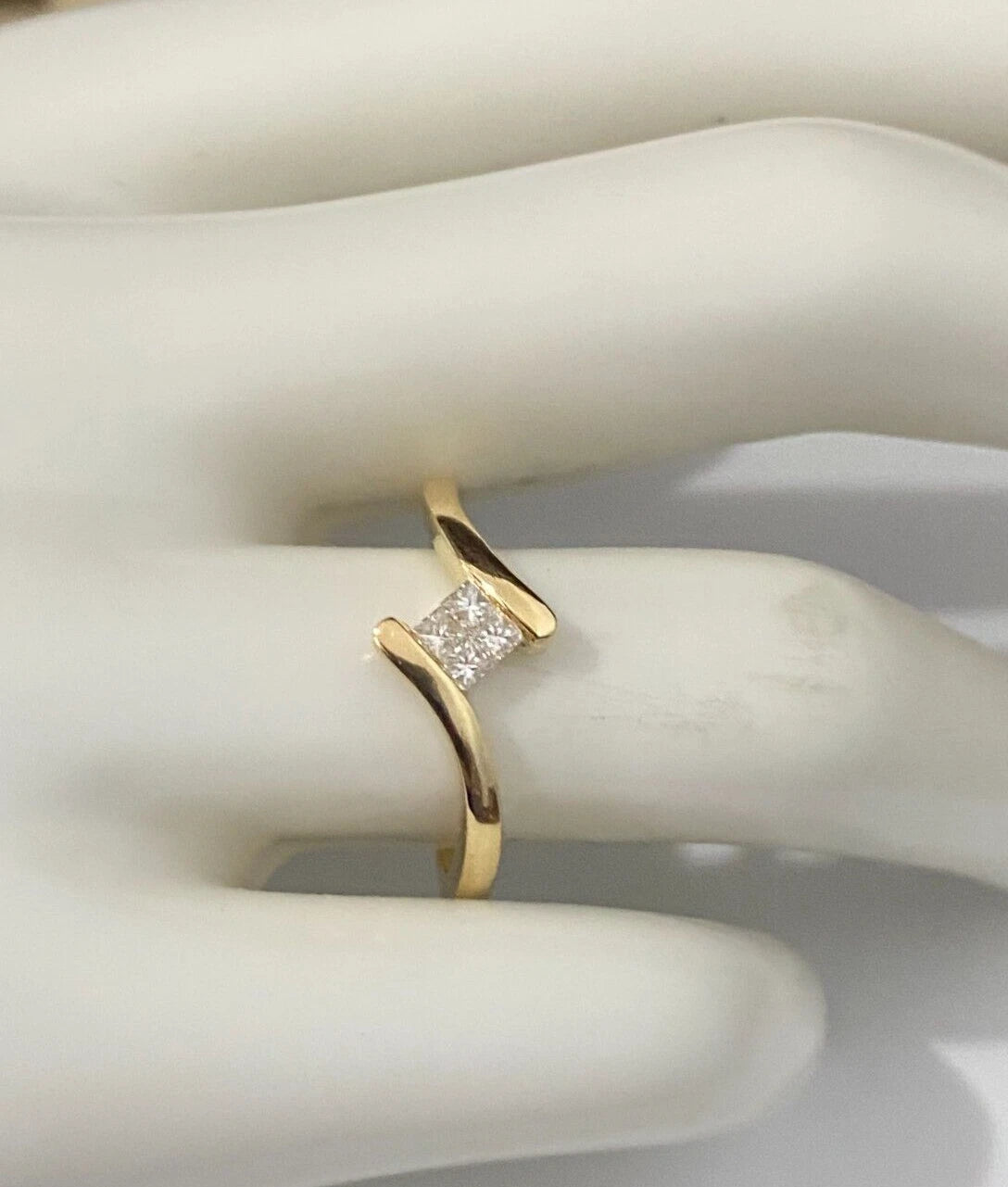 18K Yellow Gold & Princess Cut Diamond Bypass Ring Size N 1/2 - 6 3/4