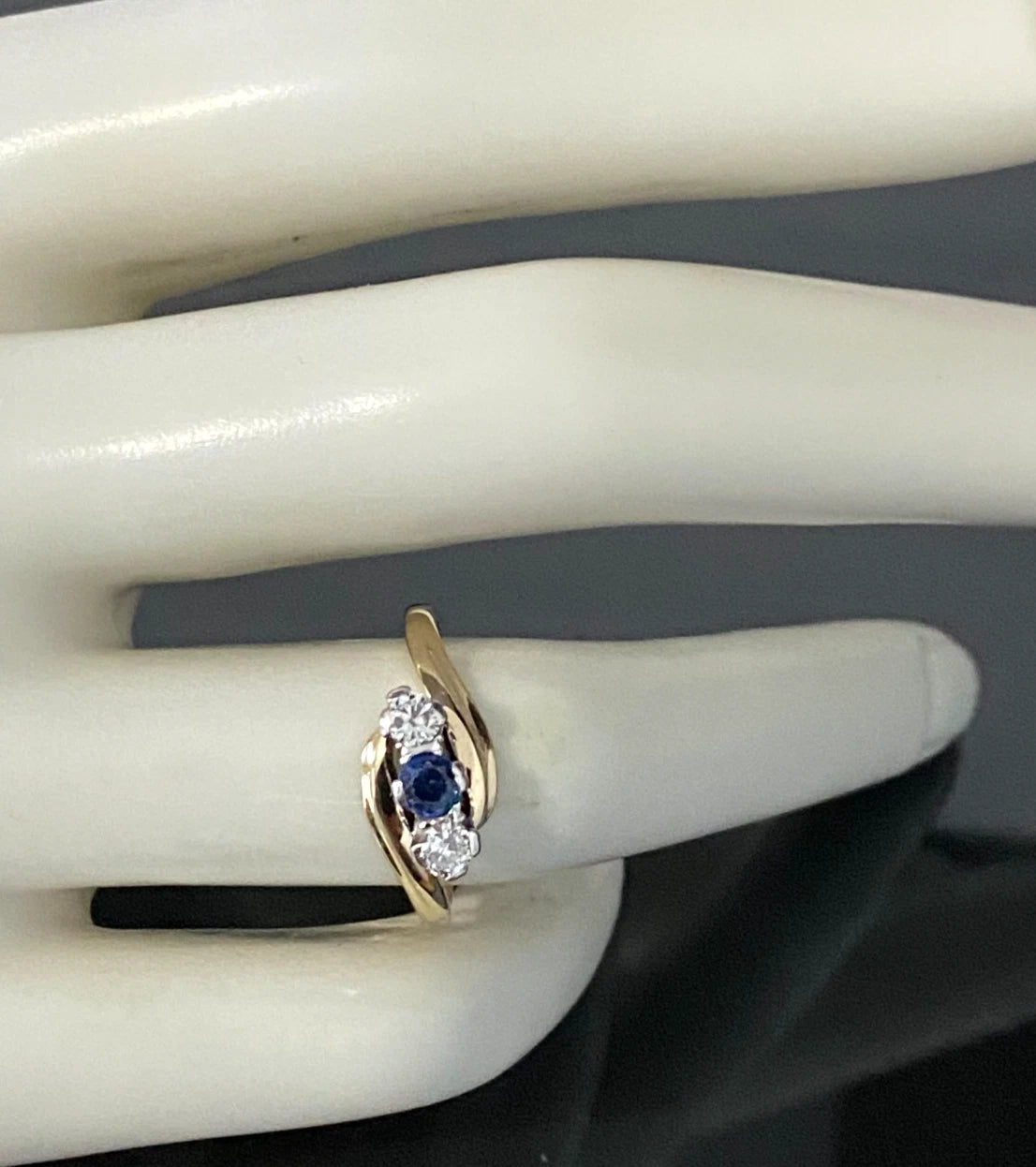 9K White Gold W/ Sapphire & Diamond Crossover Ring Size L - 5 7/8