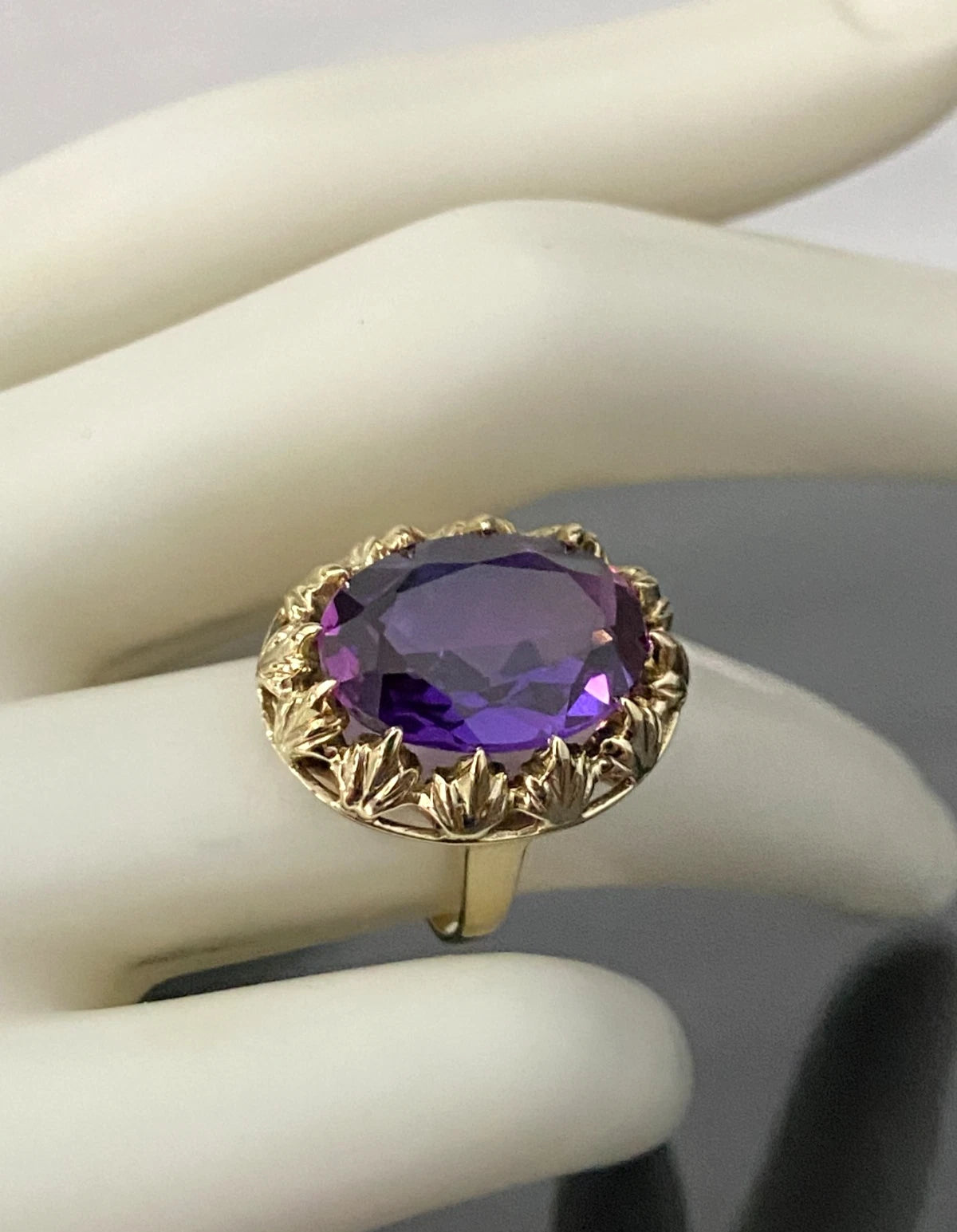 A 1960's 9K Yellow Gold W/ Synthetic Sapphire Stone Set Ring Size L 1/2 - 6